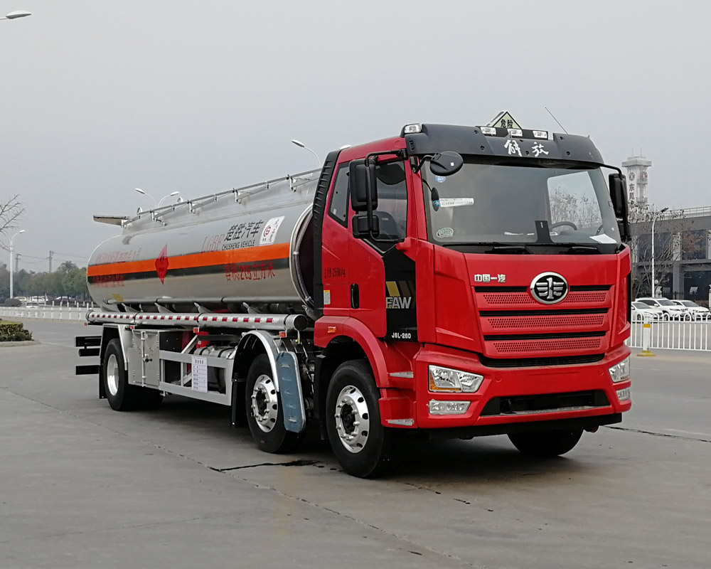 k8凯发体育app下载牌CSC5262GYYLC6A型鋁合金運油車