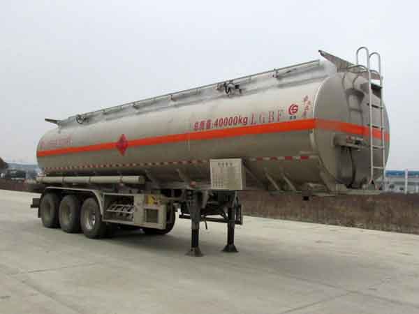 k8凯发体育app下载牌CSC9401GYYL型鋁合金運油半掛車