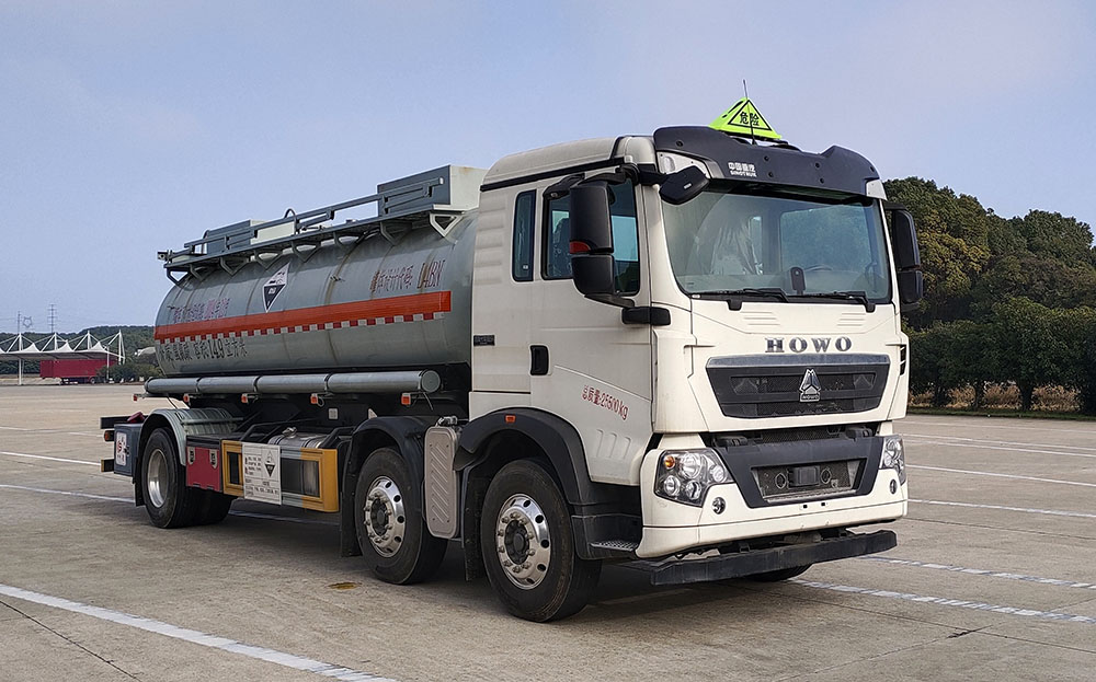 k8凯发体育app下载牌CSC5260GFWZ6CY腐蝕性物品罐式運輸車